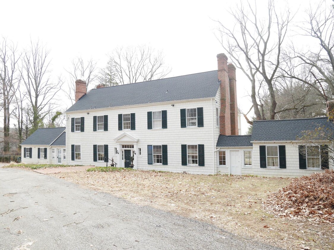 Foto principal - Stunning 1928 Estate Home in Caves Valley ...