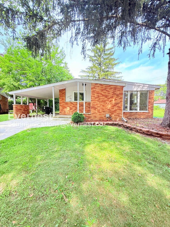 Foto del edificio - 23215 Berkley St