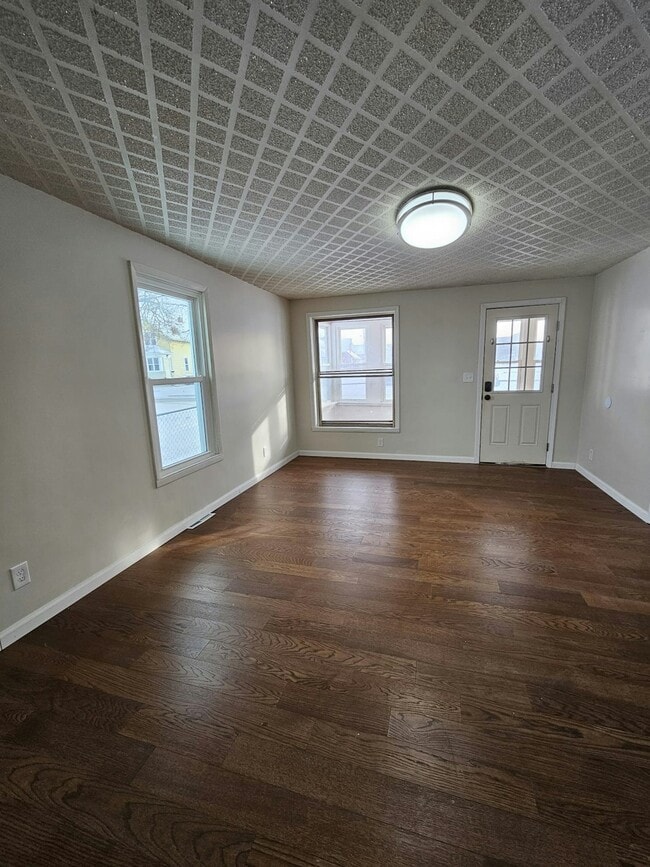 Building Photo - 2644 4th St