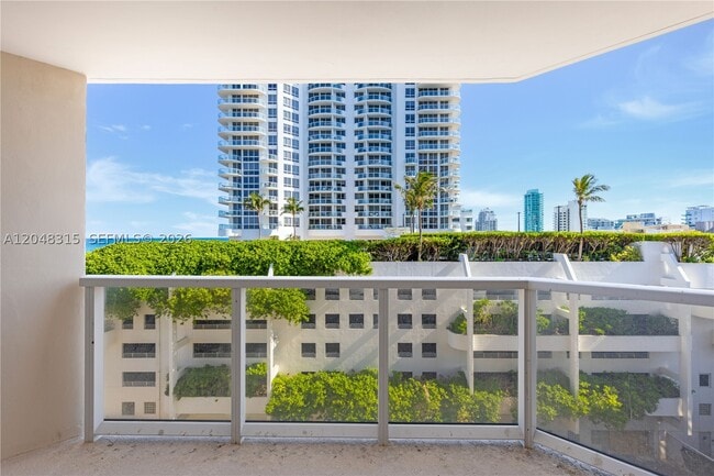 Building Photo - 6423 Collins Ave