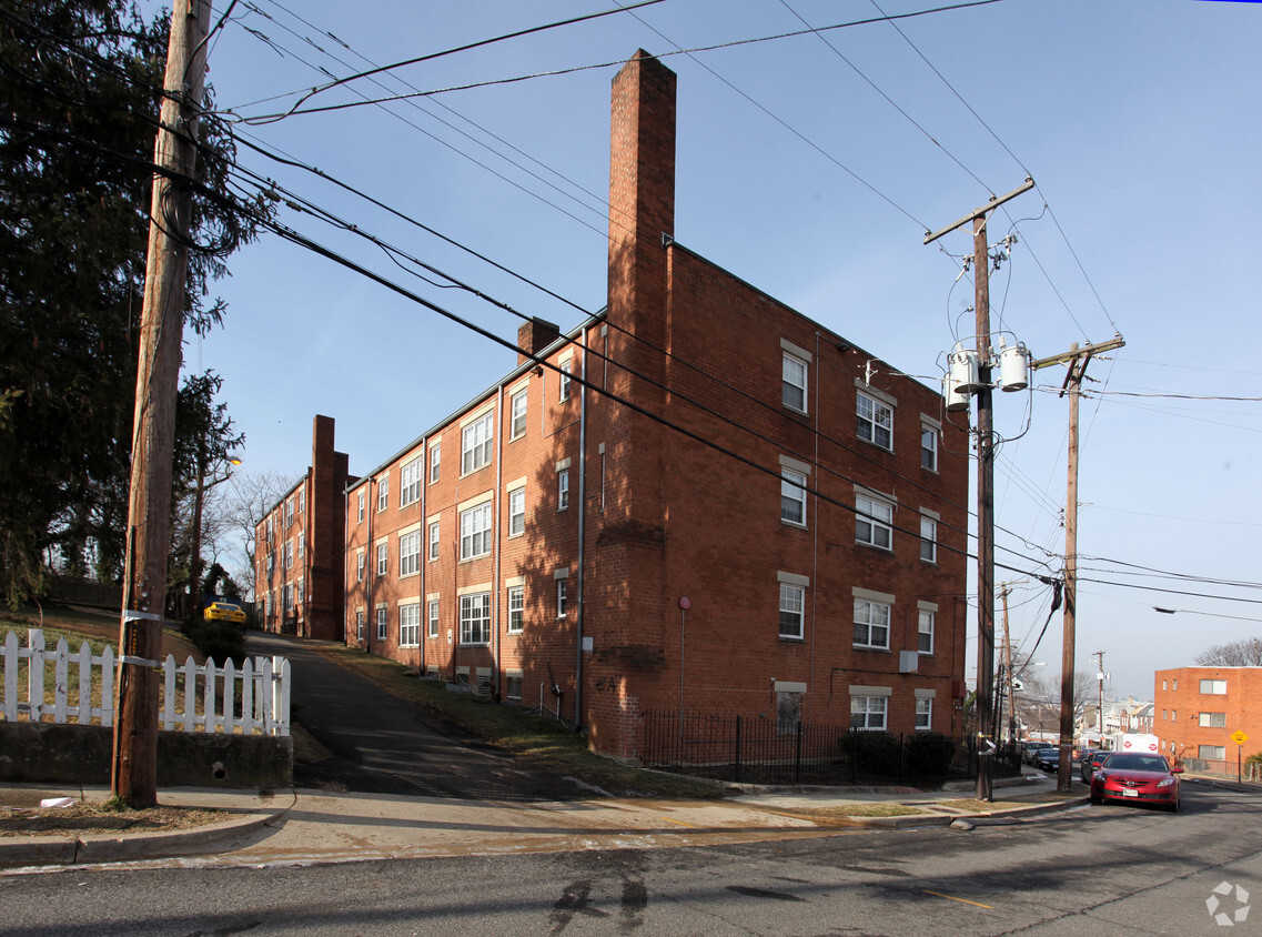 Primary Photo - Villages of East River