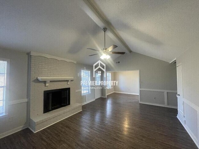 Building Photo - 2222 Tulip Trail - Available Now!