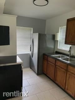 Building Photo - 3 br, 2 bath House - 3010 Carol Ave 1