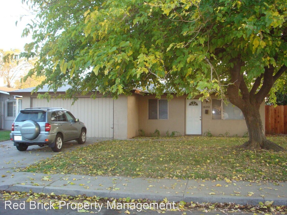 Foto principal - 3 br, 1 bath House - 1620 E. 27th St.