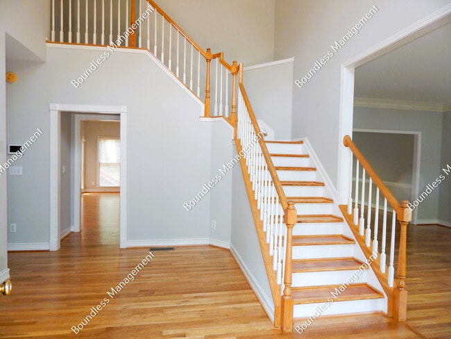 Photo - 125 Broadwell Oaks Ct House