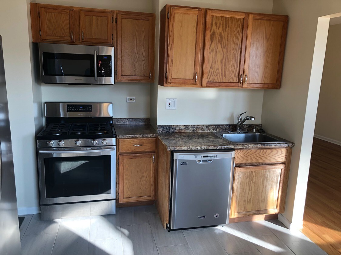 Foto principal - 2907 W Shakespeare Ave
