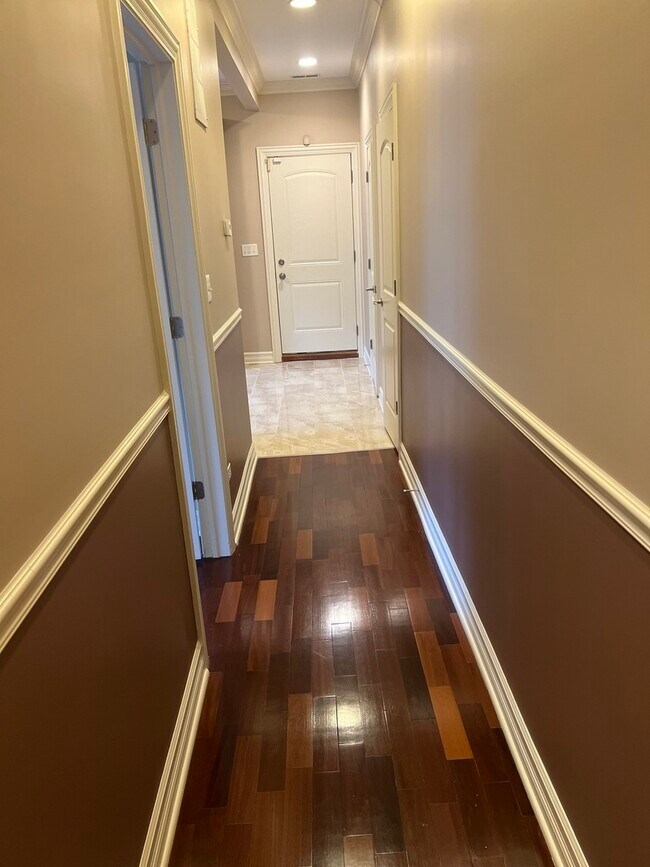 Foto del edificio - 1367 E 64th St