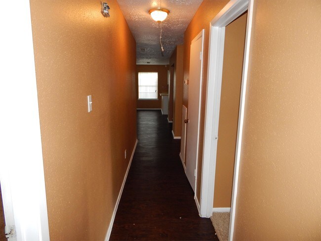 Building Photo - 2015 Delphi Ln