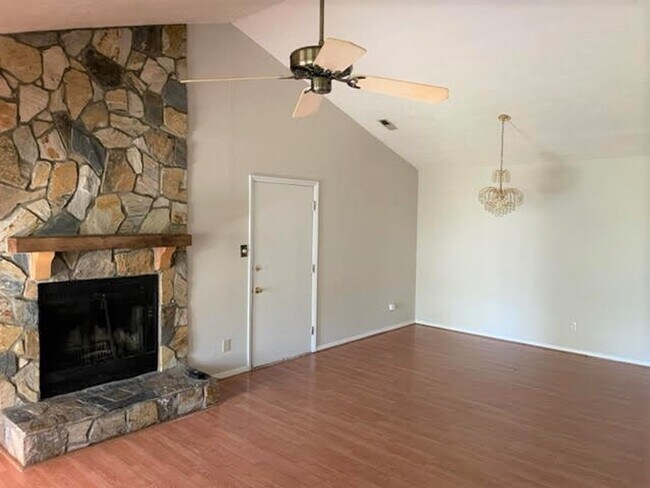 Foto del edificio - Briarcliff Condos