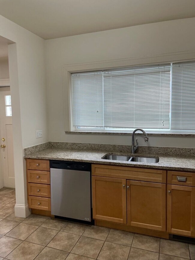 Foto del edificio - 3580 Burch Ave