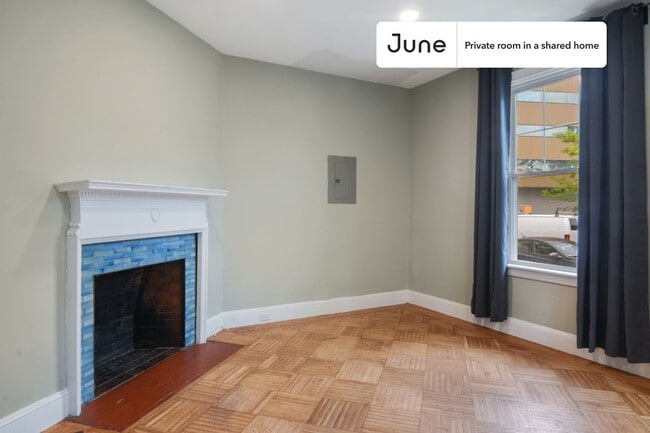 Building Photo - Room in Shared 7 bed/2.5 bath home