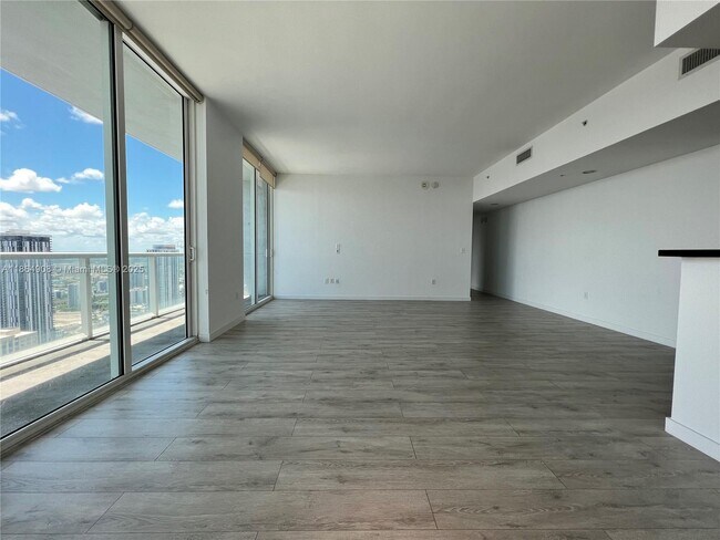 Foto del edificio - 253 NE 2nd St