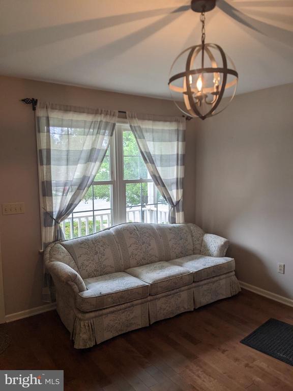 Primary Photo - 101 Larkspur Dr