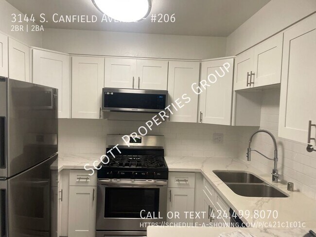 Foto del edificio - **Move-In Modern Luxury Living In The Hear...