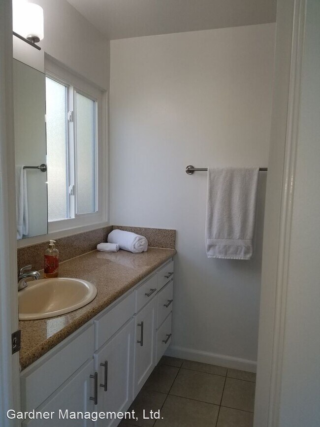 Building Photo - 4 br, 2 bath House - 28006 Acana Rd.