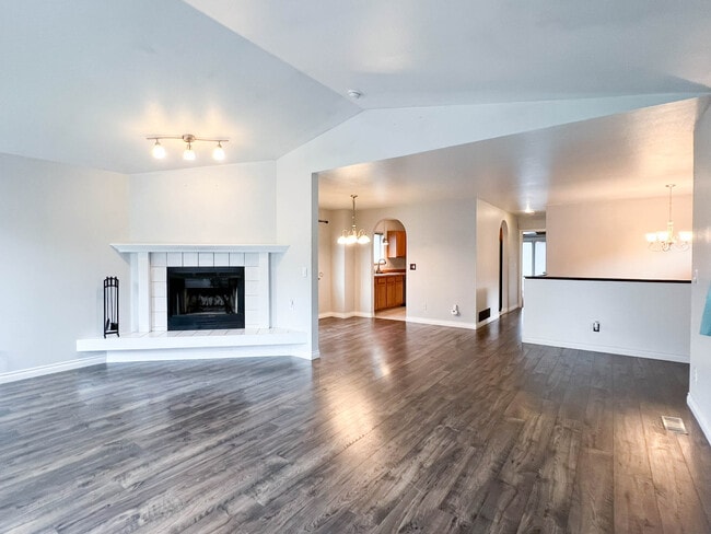 Building Photo - 17841 Beaujolais Dr