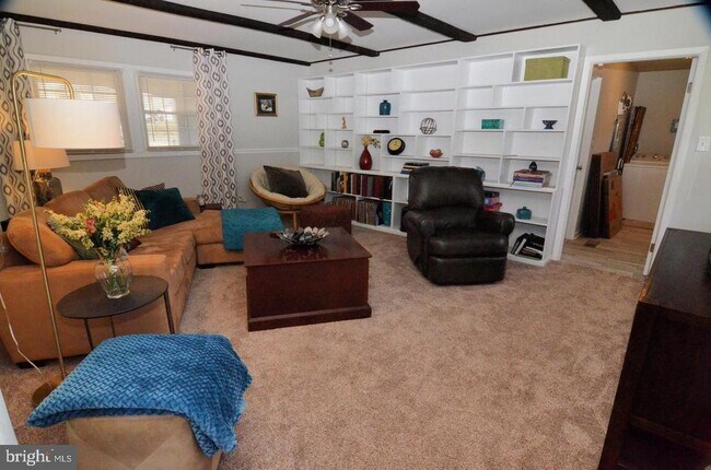 Building Photo - 1315 Pennington Ln