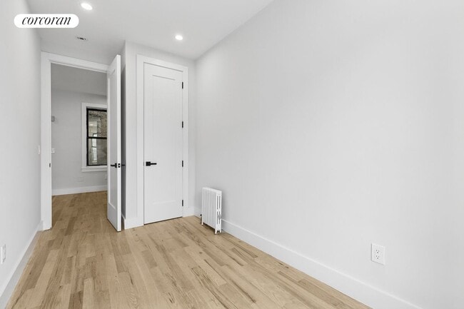 Building Photo - 206 W 96th St