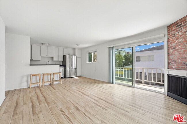 Foto del edificio - 10 19th Ave