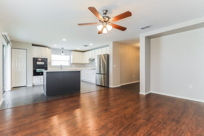 Building Photo - 4309 Cinemark Ct