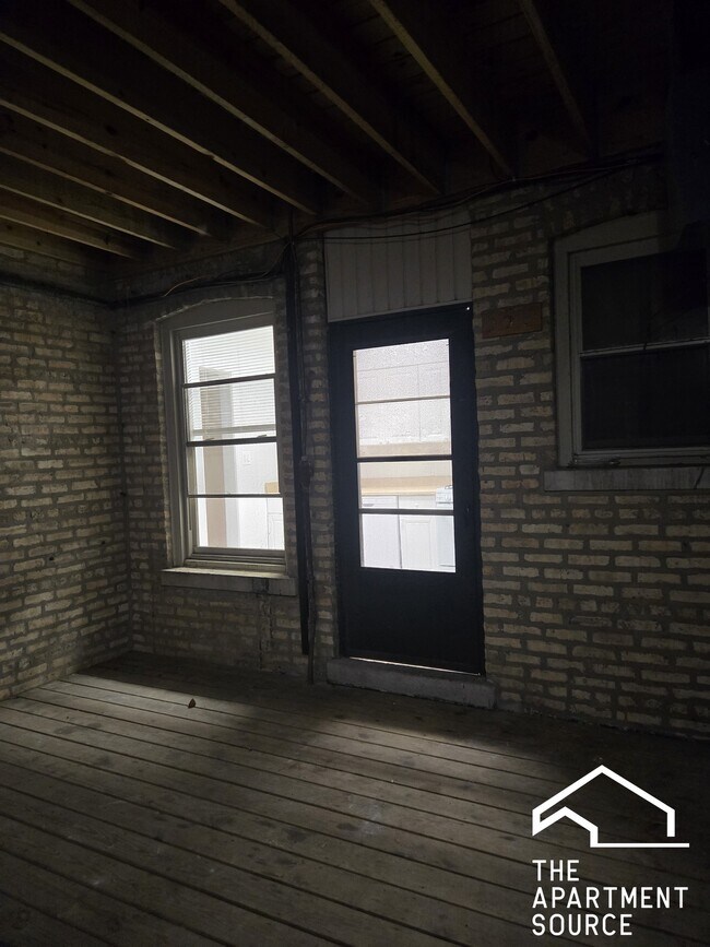 Foto del edificio - 558 Elmwood Ave