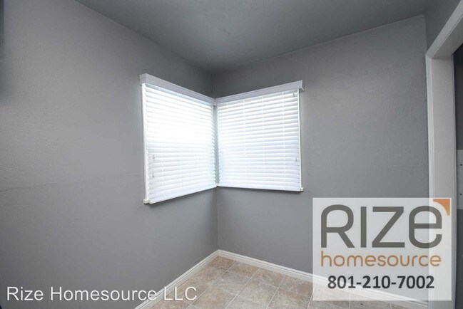 Building Photo - 1301 E 460 S