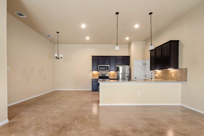 Building Photo - GORGEOUS 3 BEDROOM DUPLEX LOCATED IN BUDA,...