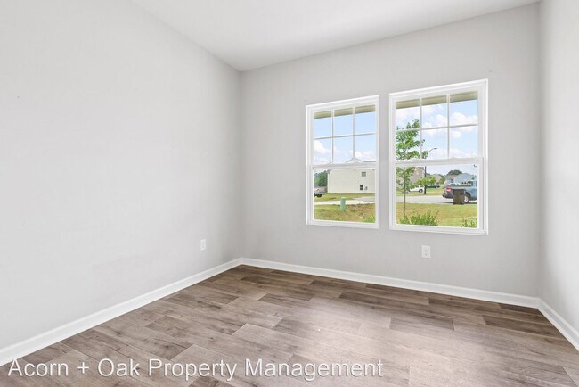 Building Photo - 4 br, 2.5 bath House - 219 Norris Farm Drive