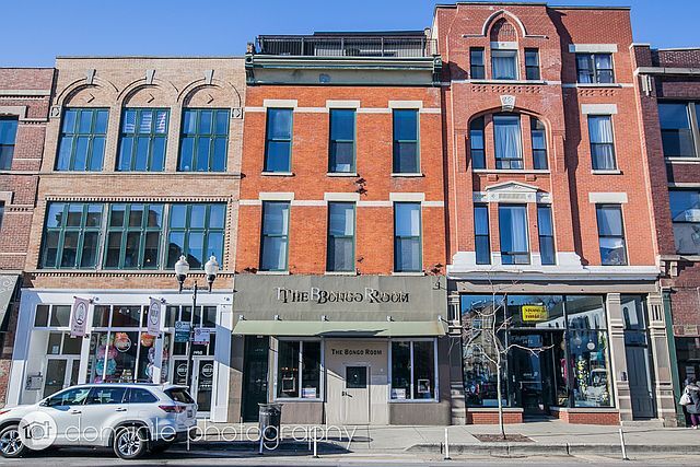 Foto del edificio - 1470 N Milwaukee Ave