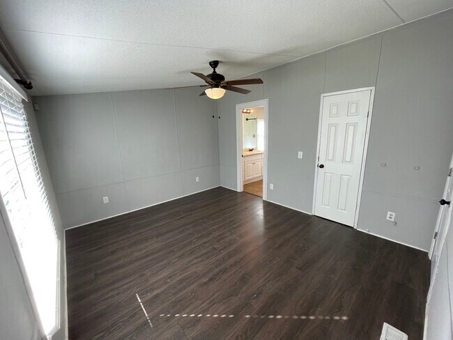 Building Photo - 3485 Foxmeadow Ln