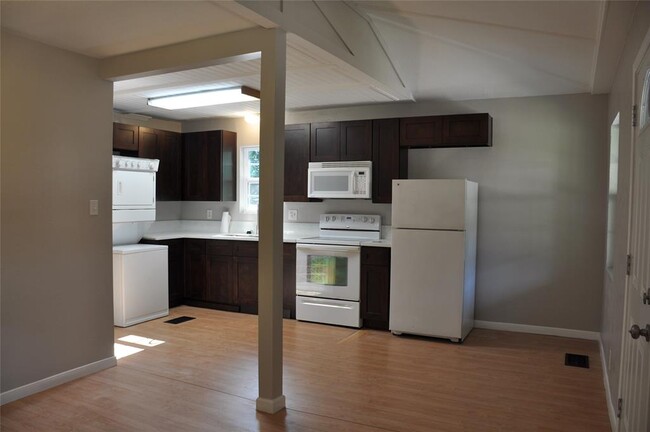Building Photo - 926 Queenswood St
