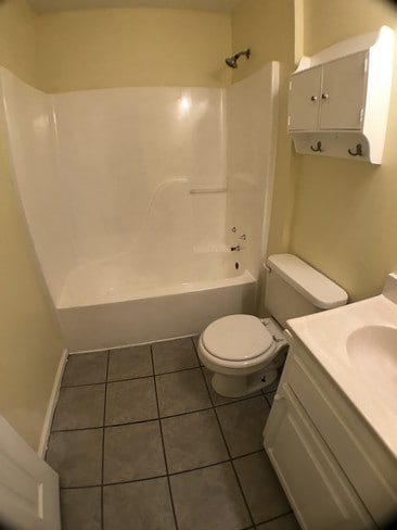 Building Photo - 3505 Maplewood Dr