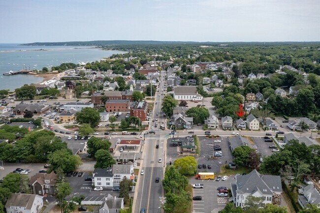 Building Photo - 10 Samoset St