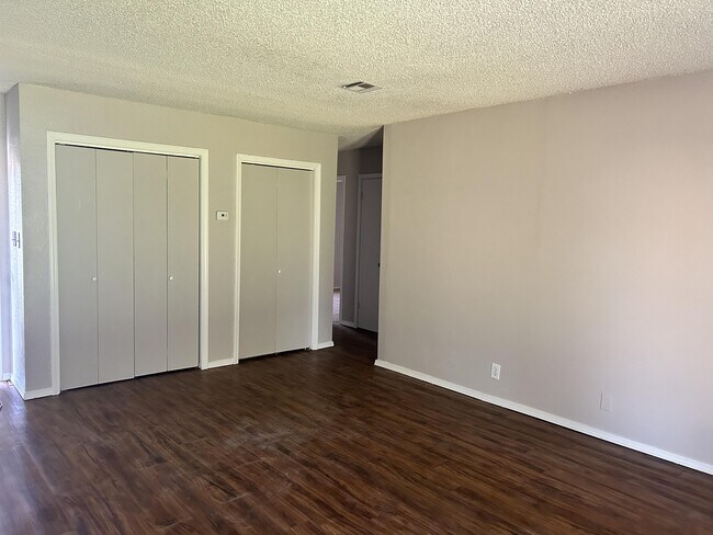 Foto del edificio - 10610 E 114th St N