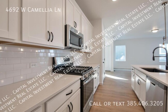 Building Photo - 4692 Camellia Ln