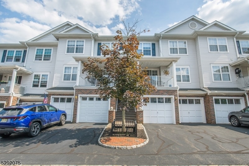 Foto principal - 216 Sheffield Ct