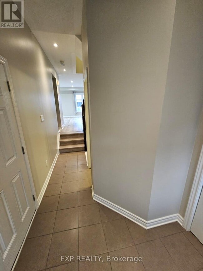 Building Photo - 213 Halyard Way