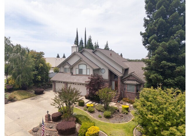 Foto del edificio - COMING SOON!!- 4bd 3ba two story home in e...