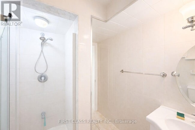 Building Photo - 27 Glenbury Dr