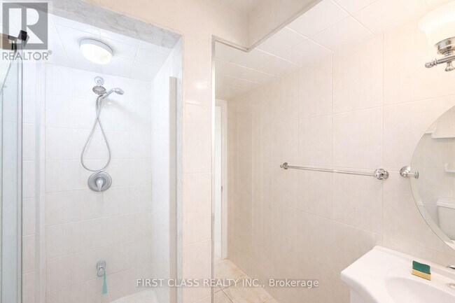 Photo du bâtiment - 27 Glenbury Dr