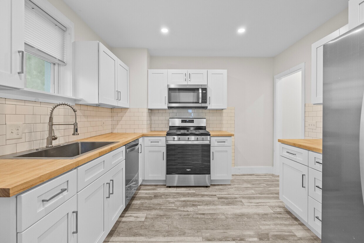 Foto principal - 2602 E Cambria St