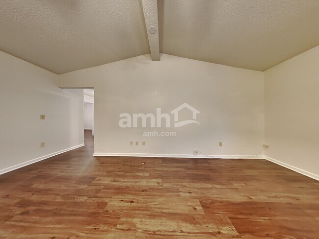 Foto del edificio - 8016 Queensferry Ln