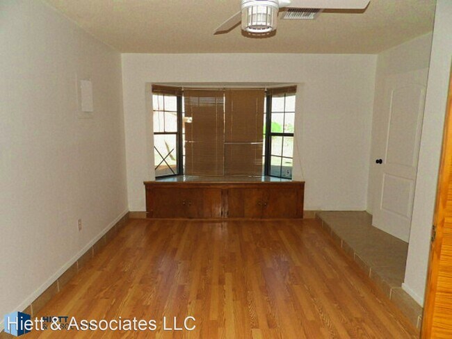 Building Photo - 3 br, 1 bath House - 6901 Ridge Top Dr