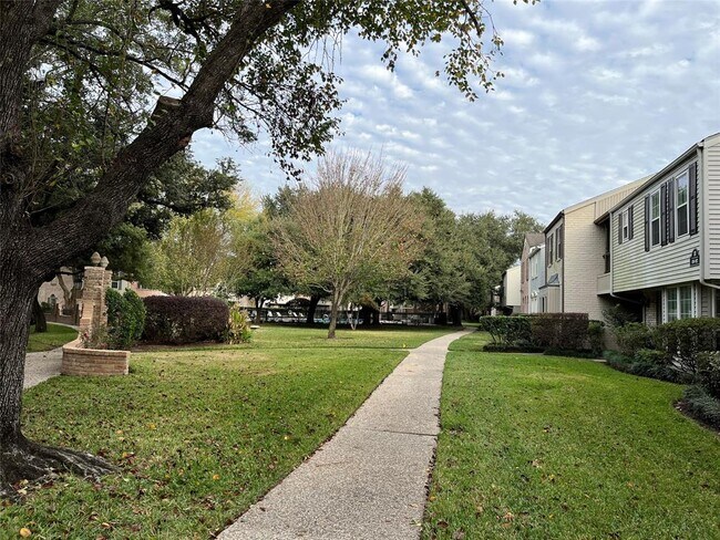 Building Photo - 856 Wax Myrtle Ln