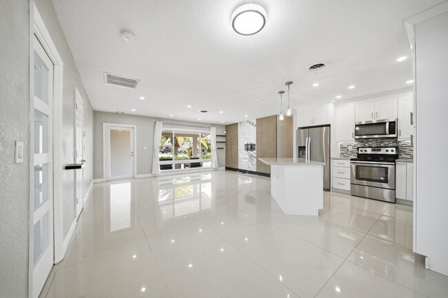 Foto del edificio - 5031 NE 23rd Terrace