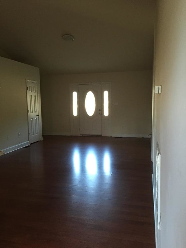 Foto del edificio - 250 Summerpine Pl