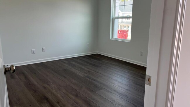 Foto del edificio - 836 Basswood Gln Trl