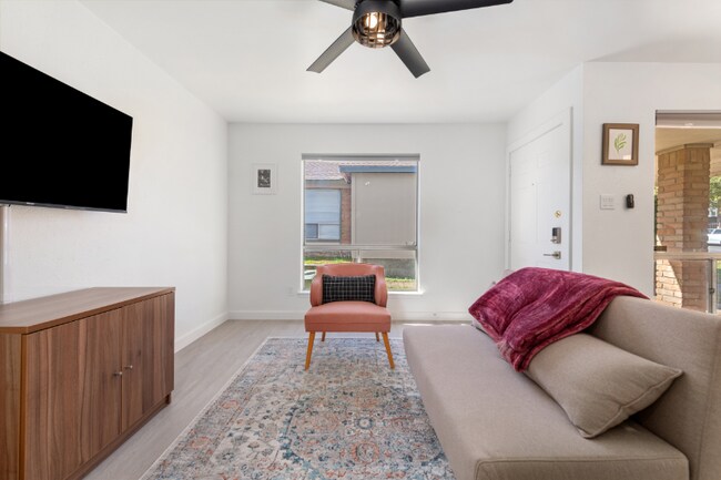 Foto del edificio - 10111 Golden Meadow Dr