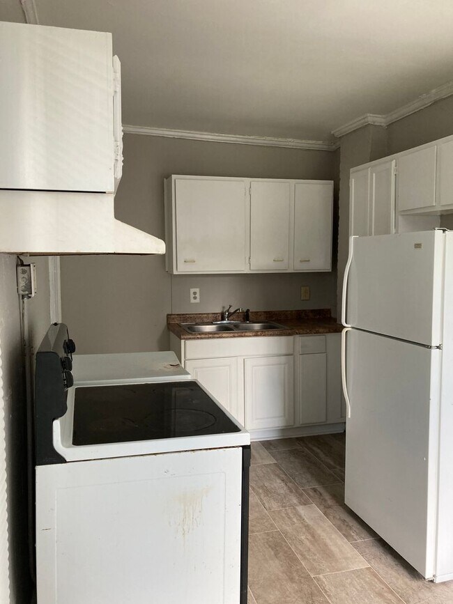 Foto del edificio - 816 Fowlers Ln