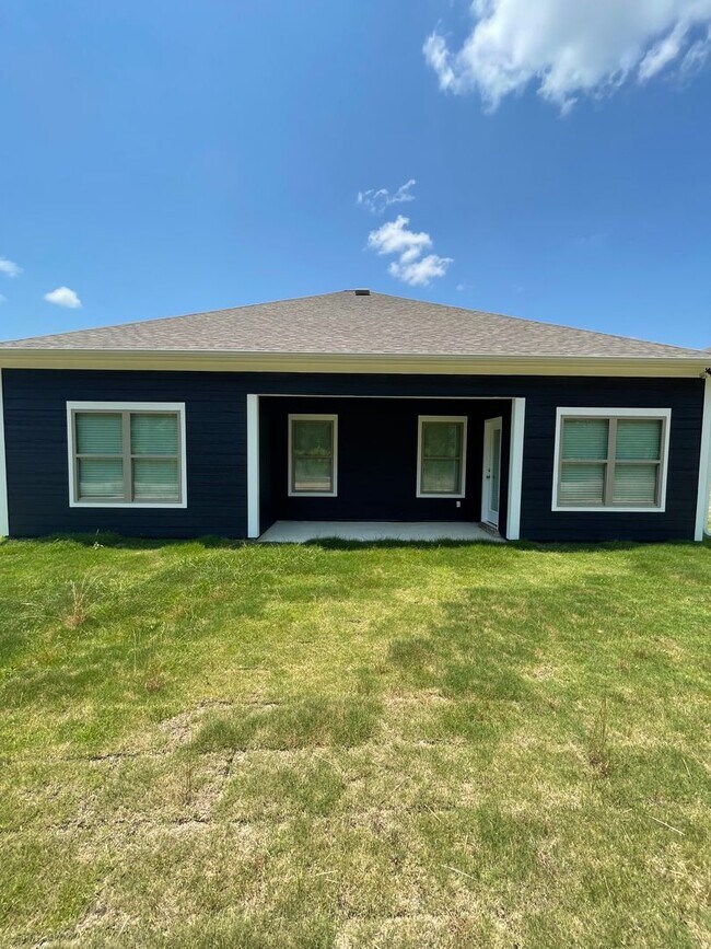 Building Photo - Home for Rent in Jasper, AL!!! Available to View with 48 Hour Notice!!! ***SIGN A 13 MONTH LEASE ...